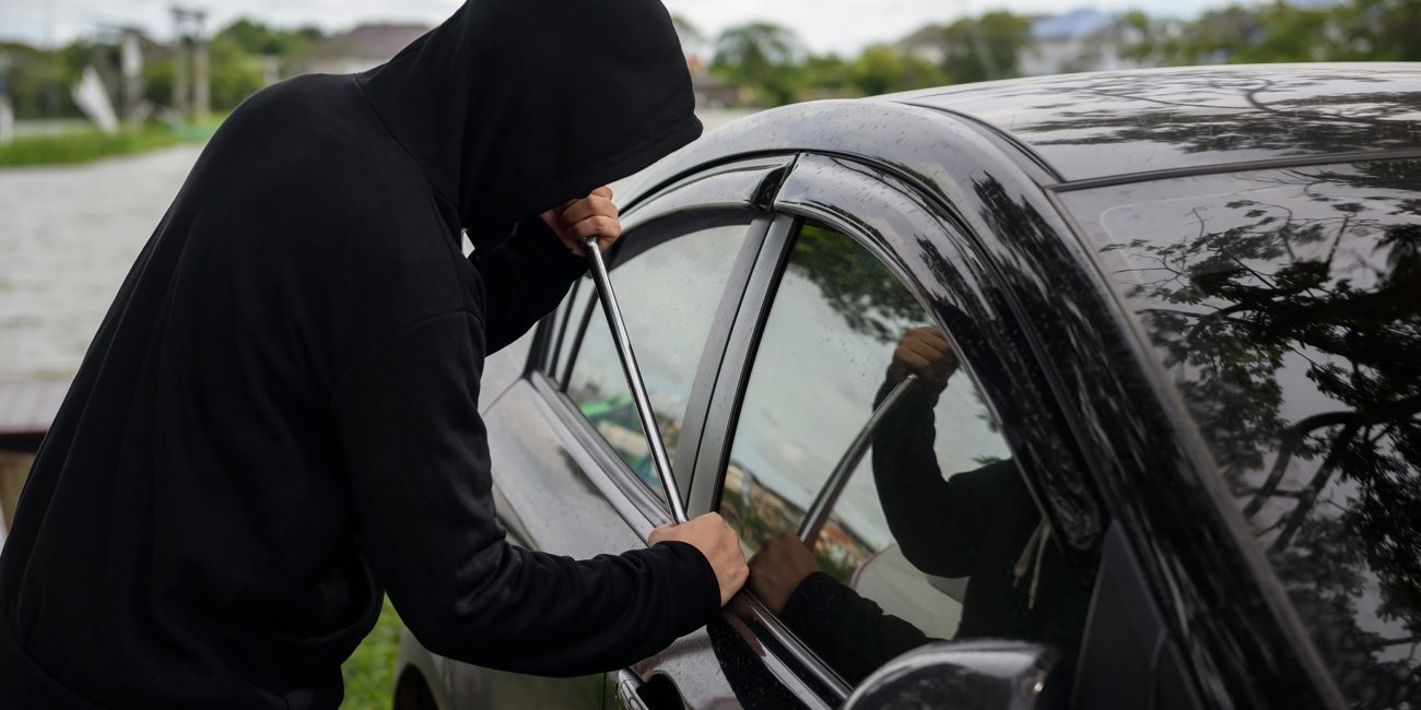Fahrzeugdiebstahl Welche Sicherheitsmaßnahmen können Sie ergreifen? Fahrzeugdiebstahl Welche Sicherheitsmaßnahmen können Sie ergreifen?